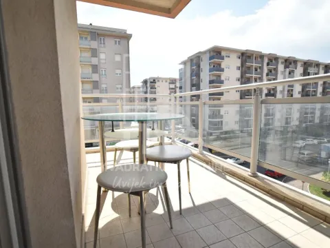 Rent, two bedroom apartment, 75m², City Kvart, Podgorica - image 12