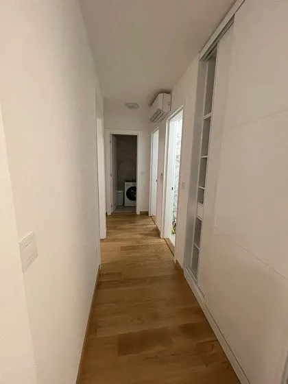 Izdavanje, trosoban stan, 74m², Novi Beograd Blok 65, Novi Beograd Sve Podlokacije