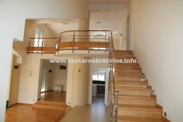 Prodaja, kuća, 254m², Donji Kokoti, Podgorica