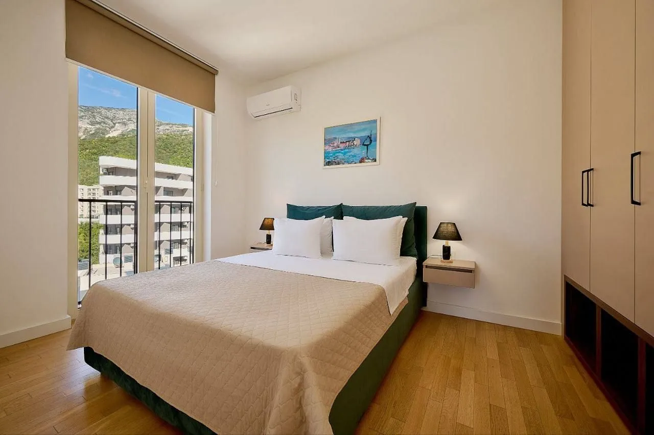 Rent, one bedroom apartment, 52m², Bečići, Budva