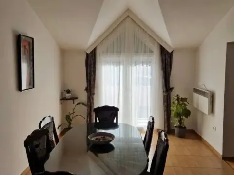 Izdavanje, dvosoban stan, 115m², Tološi, Podgorica - image 3