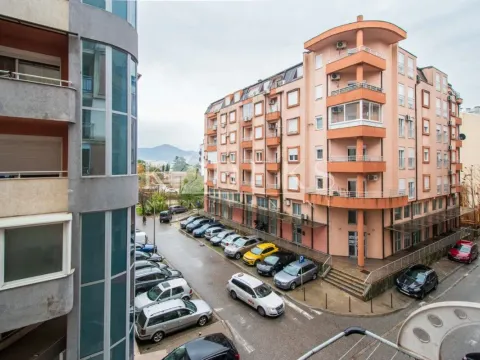 Izdavanje, dvosoban stan, 66m², 1 maj, Podgorica - image 14