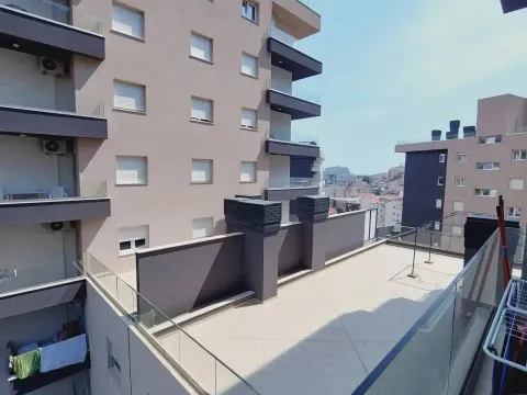 Izdavanje, jednosoban stan, 32m², Bijeli Do, Budva - image 6