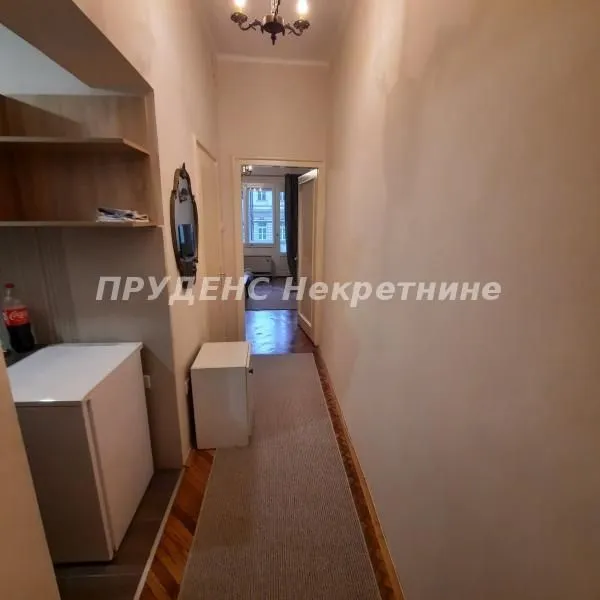 Izdavanje, jednosoban stan, 25m², Stari Grad, Beograd