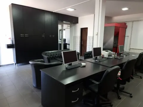 Rent, office space, 80m², Stari Aerodrom, Podgorica - image 7