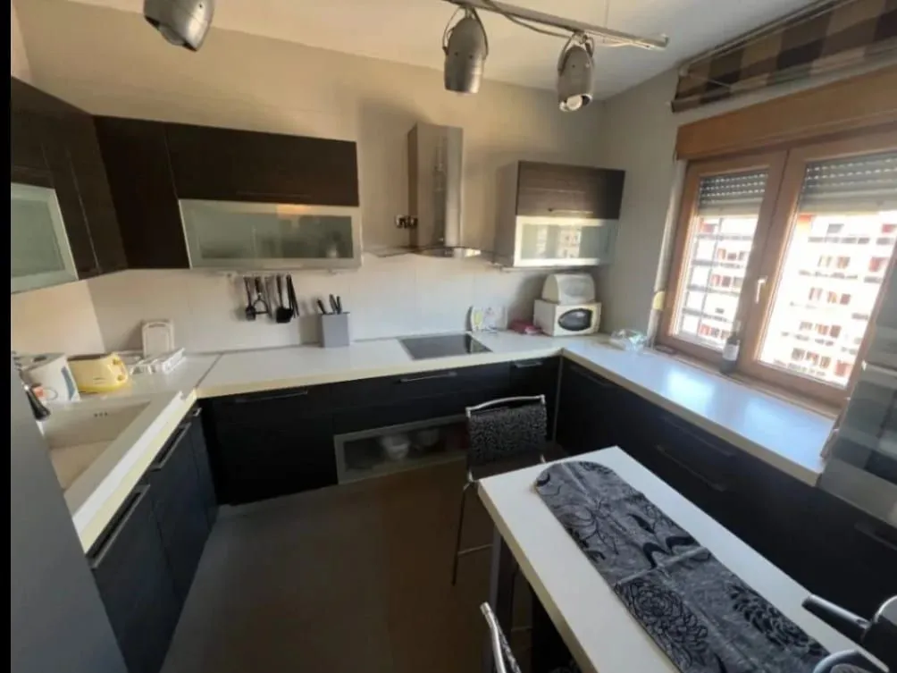 Izdavanje, dvosoban stan, 95m², Kod Capital Plaze, Podgorica