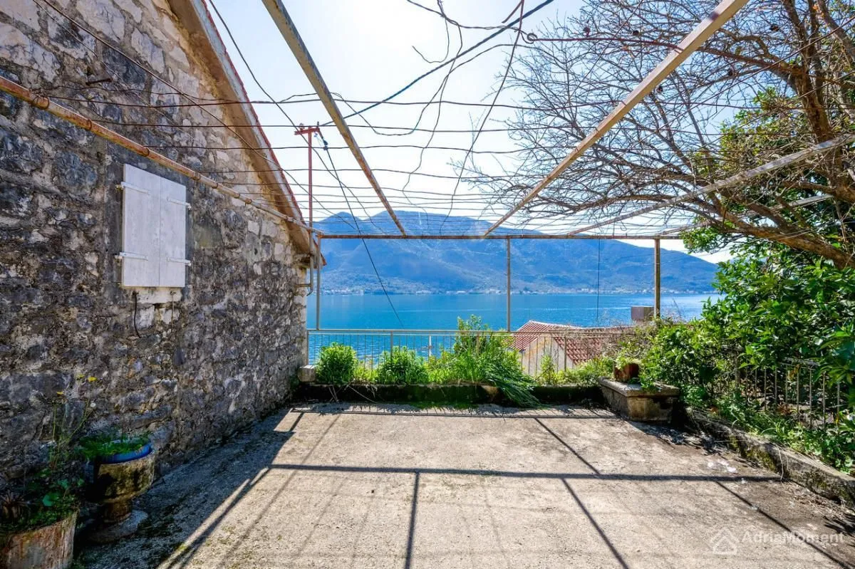 Sale, land lot, 1900m², Perast, Kotor