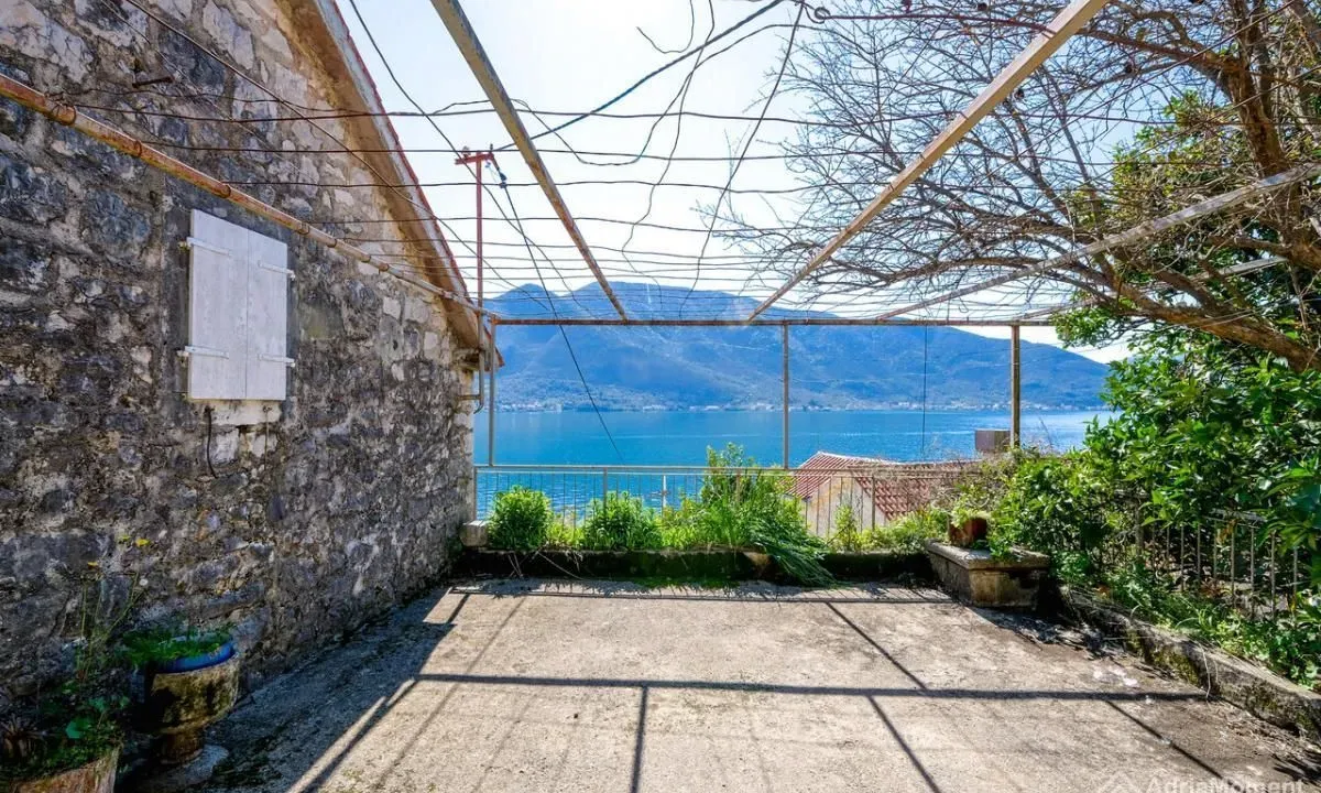 Sale, land lot, 1900m², Perast, Kotor