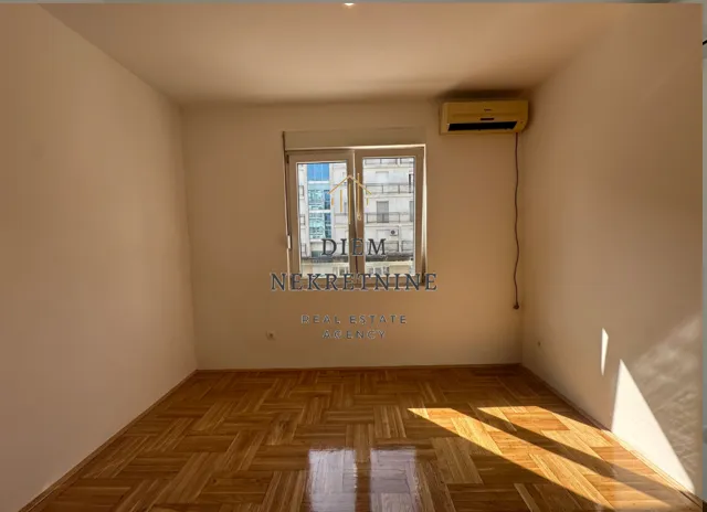 Prodaja, dvosoban stan, 73m², Dalmatinska ulica, Podgorica