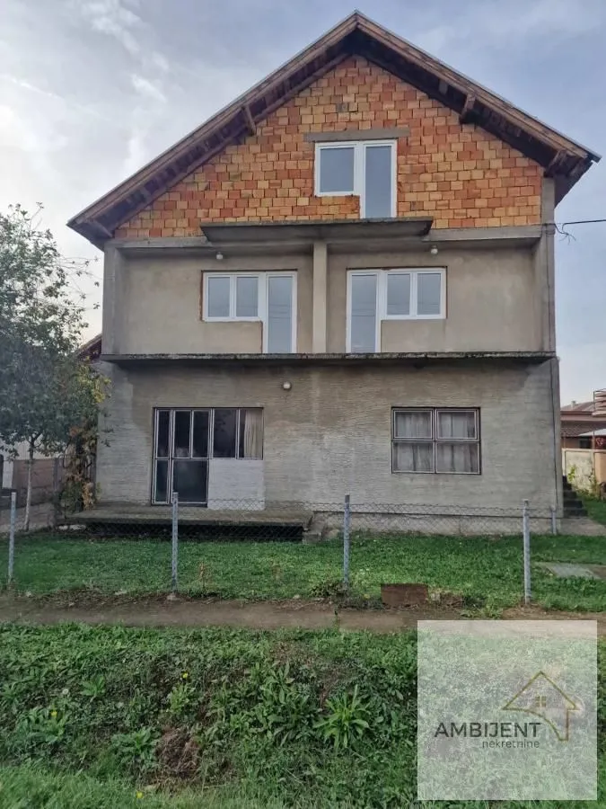 Prodaja, kuća, 256m², Deč, Pećinci