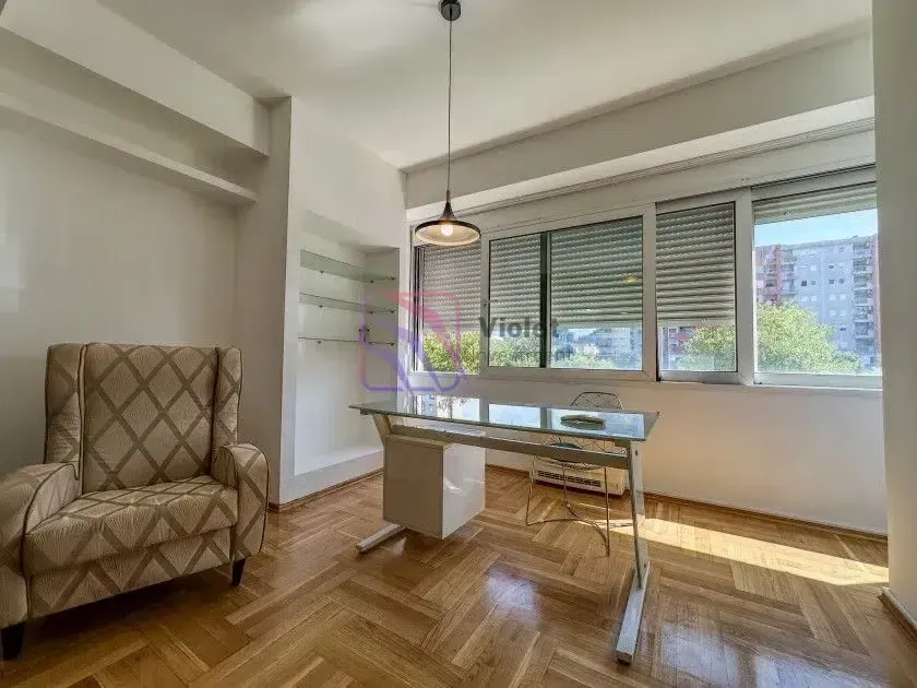 Izdavanje, jednosoban stan, 57m², City Kvart, Podgorica
