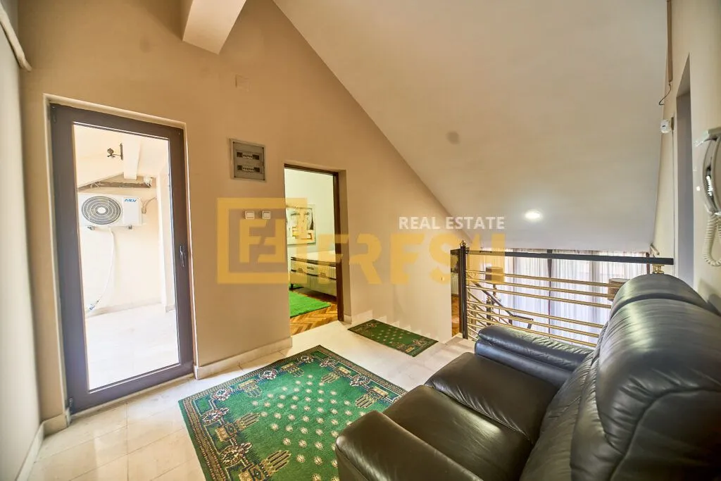 Izdavanje, kuća, 280m², Gorica C, Podgorica