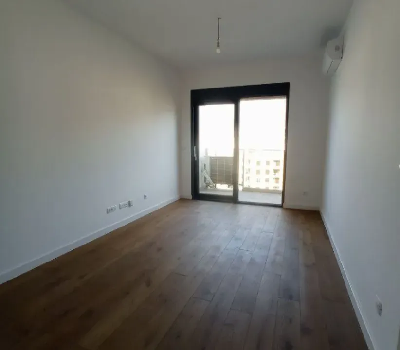 Prodaja, dvosoban stan, 80m², Centar, Bar