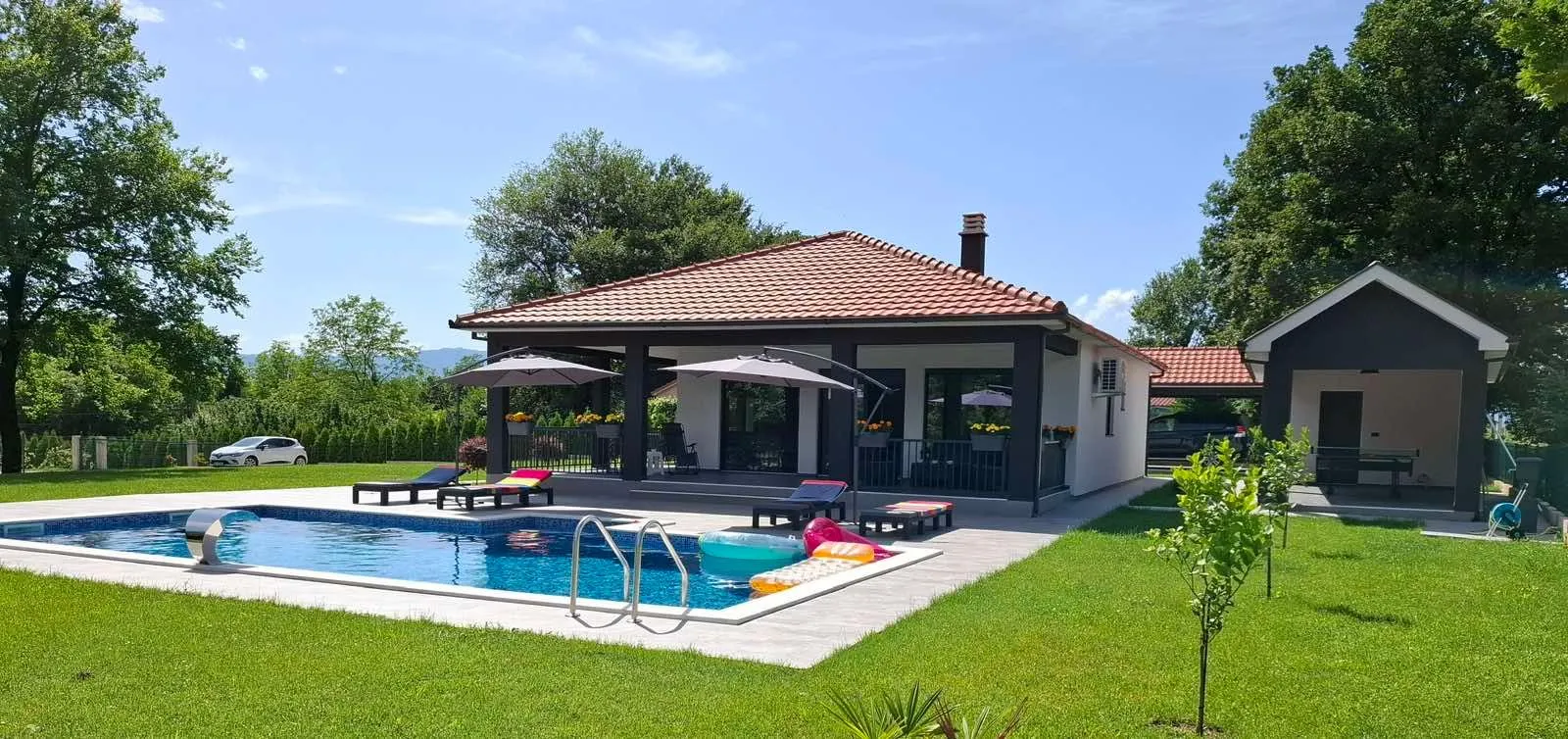 Izdavanje, kuća, 155m², Pričelje, Podgorica