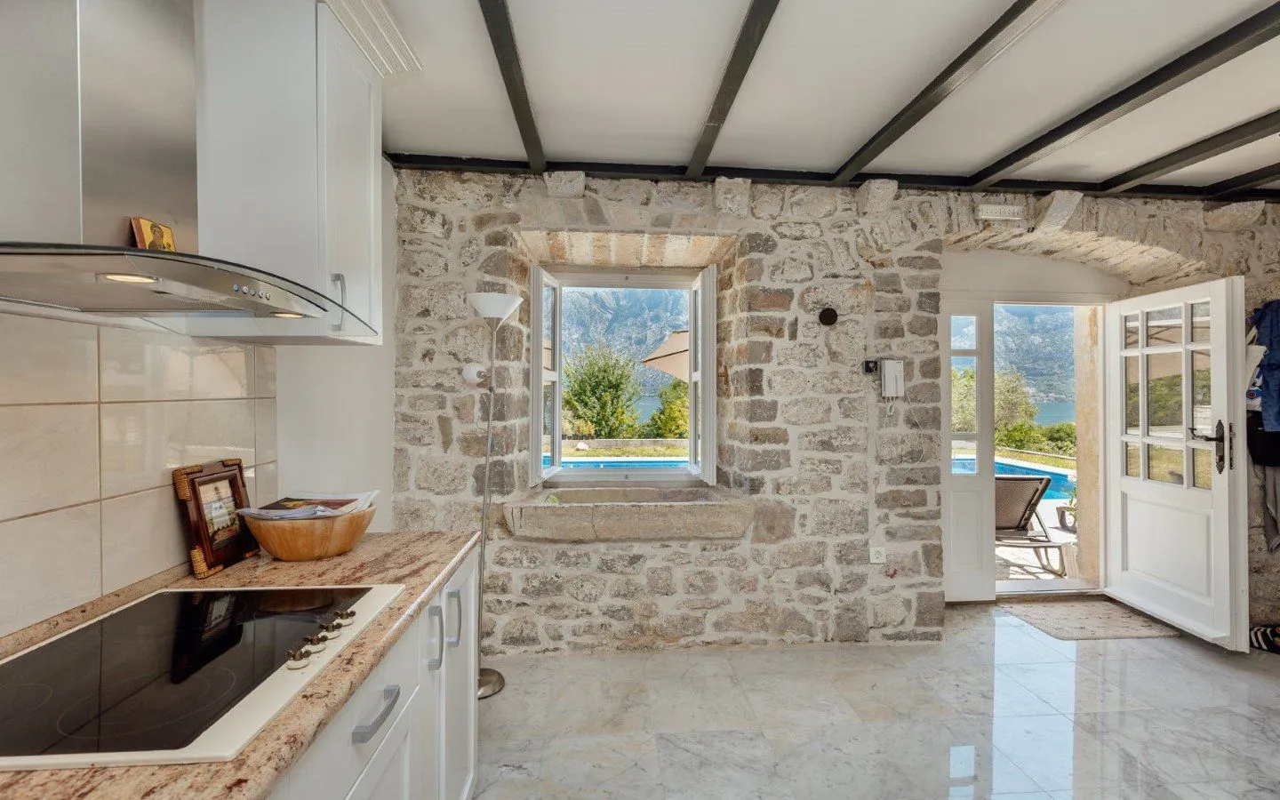 Prodaja, kuća, 800m², Prčanj, Kotor