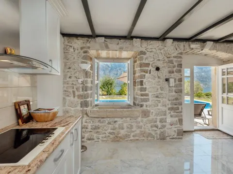 Prodaja, kuća, 800m², Prčanj, Kotor - image 17