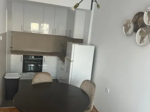 Izdavanje, dvosoban stan, 65m², Centar, Tivat - image 5