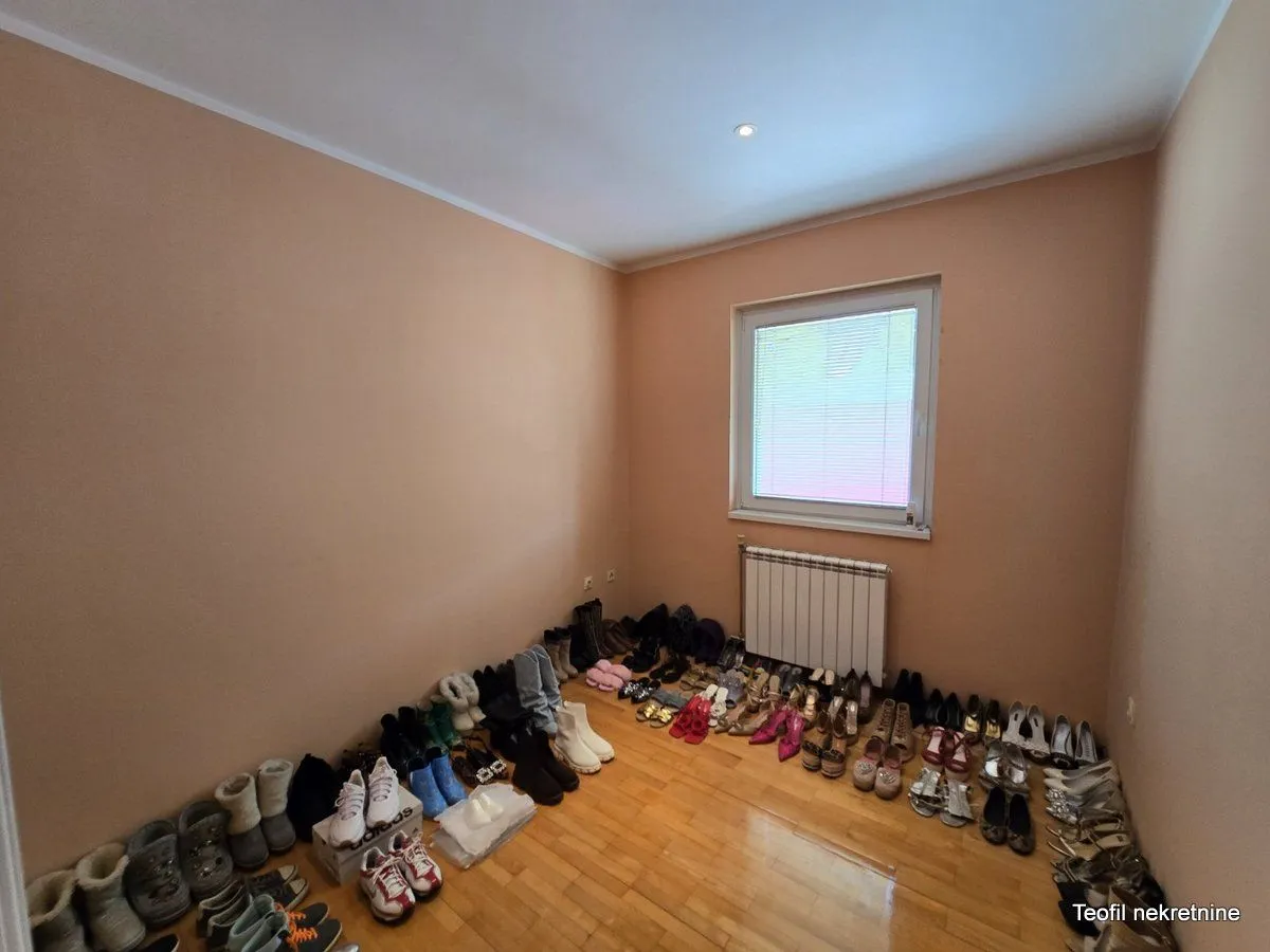 Sale, apartment, 245m², Banovo Brdo, Beograd