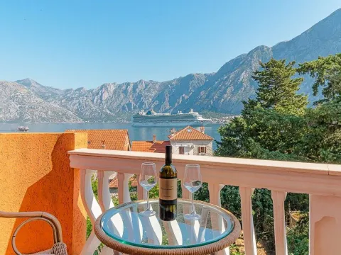 Prodaja, jednosoban stan, 43m², Prčanj, Kotor - image 1