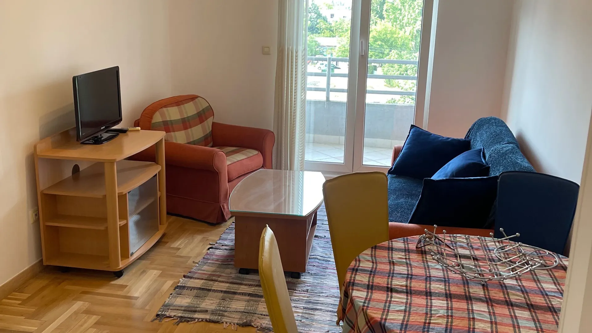 Izdavanje, jednosoban stan, 36m², Stari Aerodrom, Podgorica