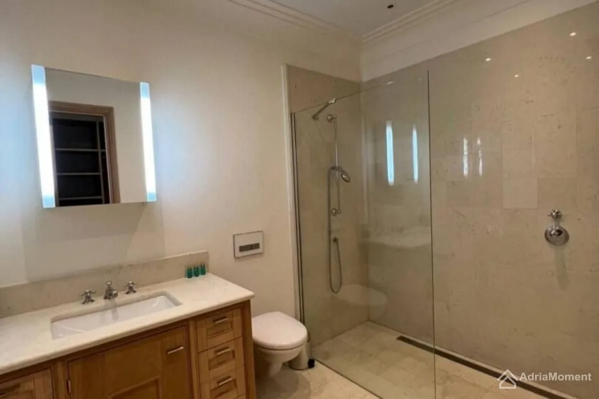 Prodaja, dvosoban stan, 131m², Porto Montenegro, Tivat