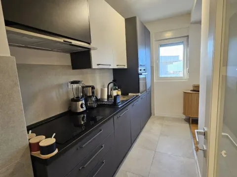 Izdavanje, dvosoban stan, 73m², Central Point, Podgorica - image 4