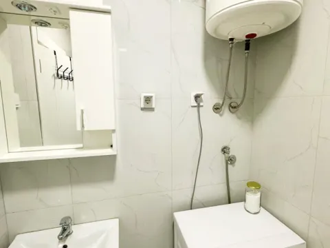 Izdavanje, jednosoban stan, 45m², City Kvart, Podgorica - image 5