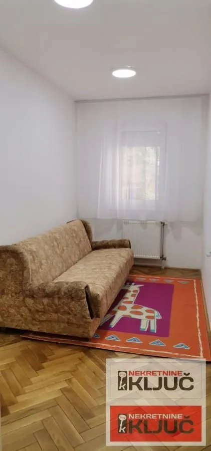 Izdavanje, dvosoban stan, 37m², Bulevar Oslobodjenja, Novi Sad Sve Podlokacije