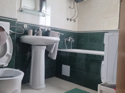 Rent, studio apartment, 40m², Blok 6, Podgorica - image 2