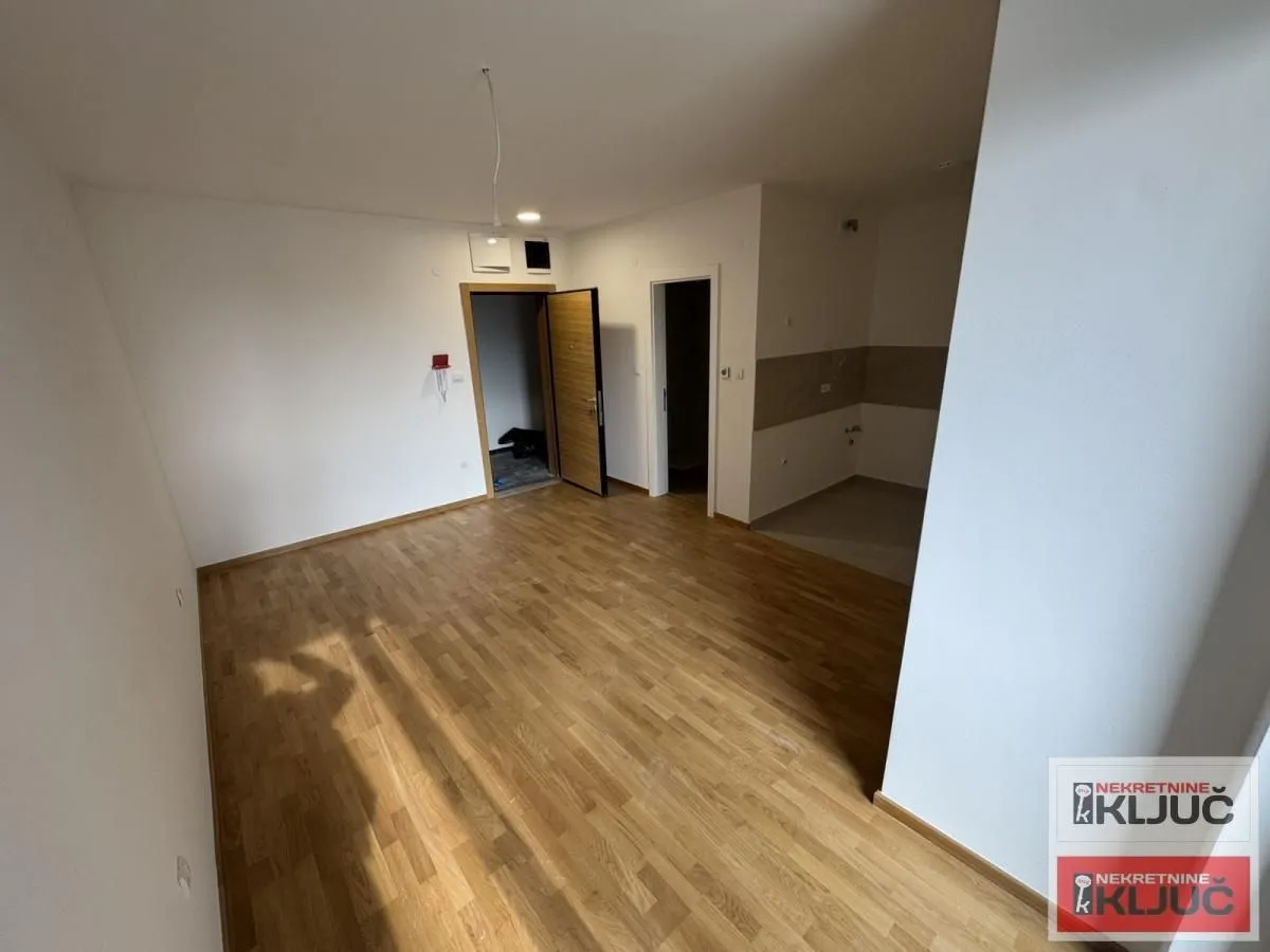 Prodaja, garsonjera, 29m², Bulevar patrijarha Pavla, Novi Sad Sve Podlokacije