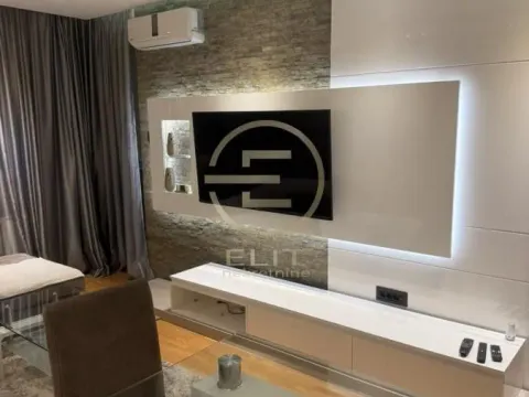 Izdavanje, dvosoban stan, 59m², Centar, Novi Sad - image 2