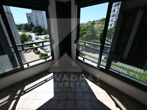 Izdavanje, jednosoban stan, 56m², Momišići, Podgorica - image 14