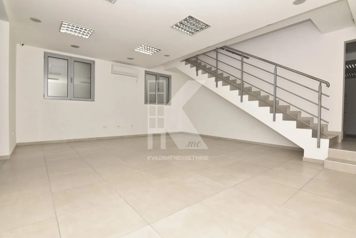 Rent, office space, 180m², Tološka šuma, Podgorica