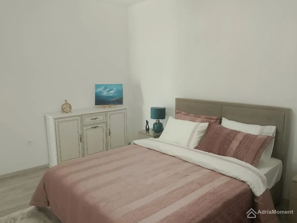 Prodaja, dvosoban stan, 85m², Đenovići, Herceg Novi