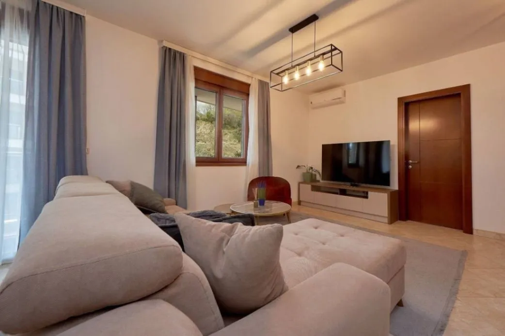 Prodaja, jednosoban stan, 68m², Bečići, Budva
