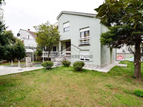 Izdavanje, kuća, 250m², Stari Aerodrom, Podgorica - image 3