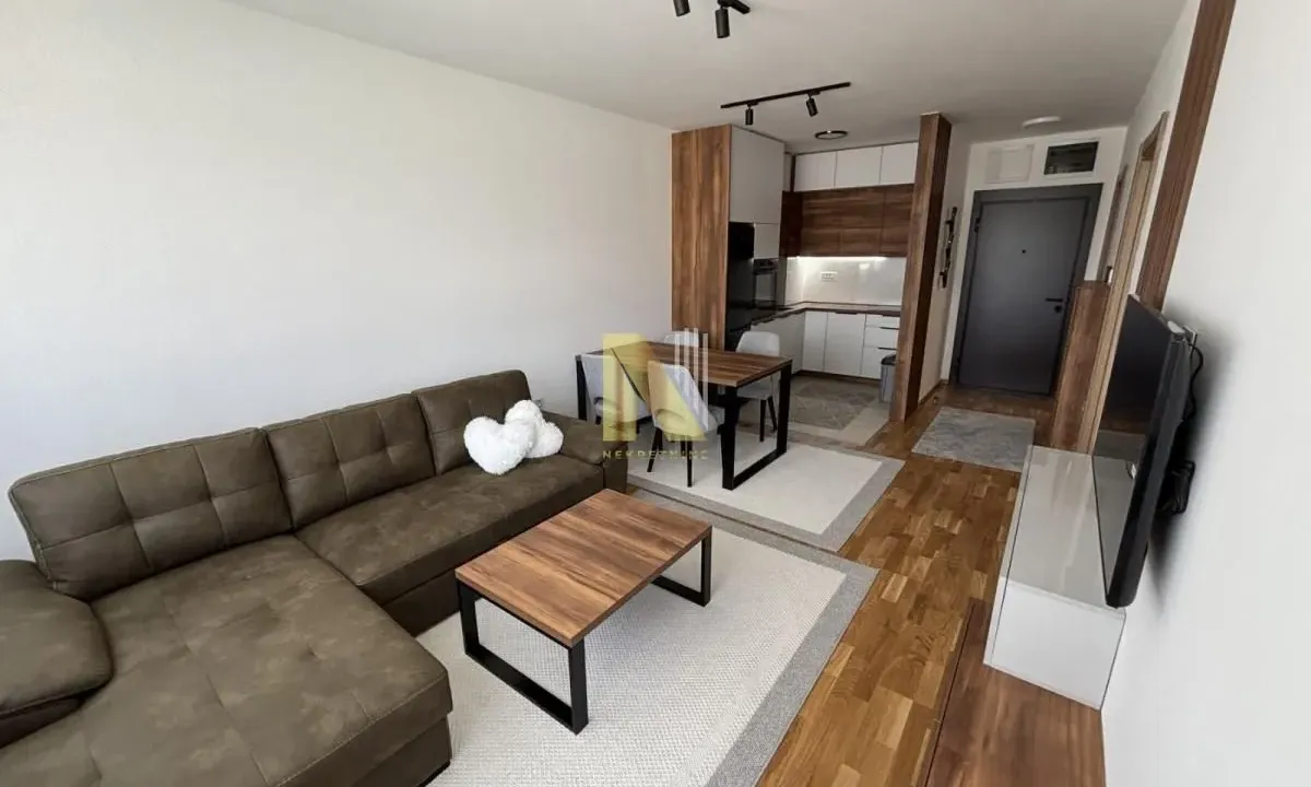 Izdavanje, jednosoban stan, 44m², Salajka, Novi Sad Sve Podlokacije