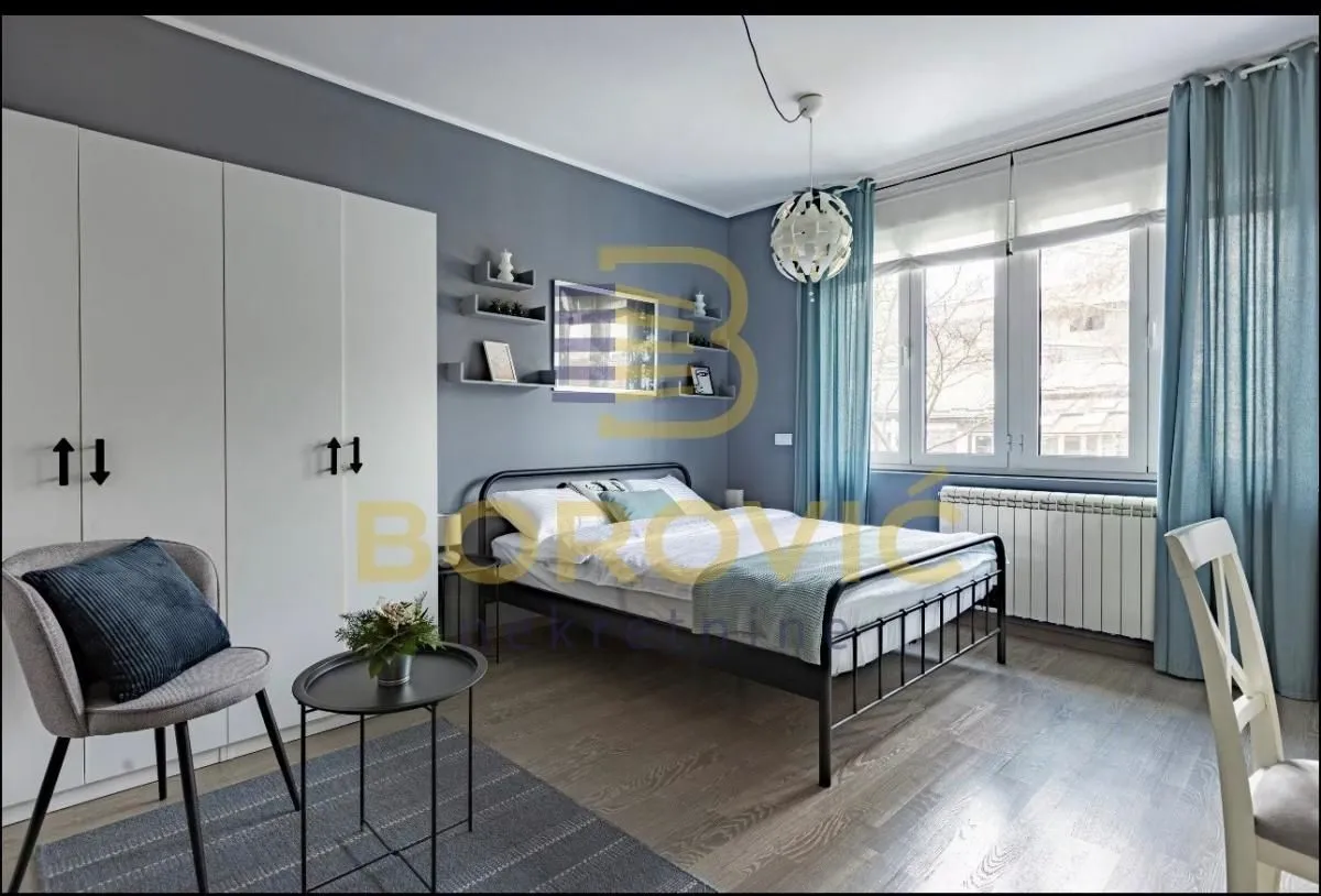 Prodaja, trosoban stan, 77m², Skadarlija, Beograd