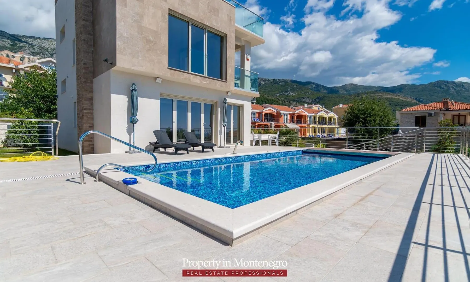Sale, house, 400m², Bečići, Budva