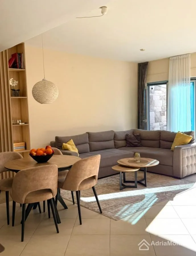 Sale, one bedroom apartment, 74m², Dobrota, Kotor