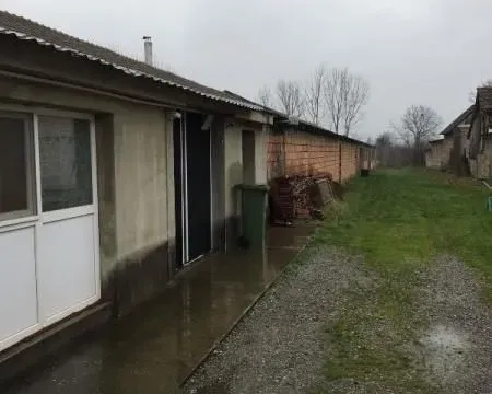 Izdavanje, poslovni prostor, 1700m², Pecinci, Srbija - image 2