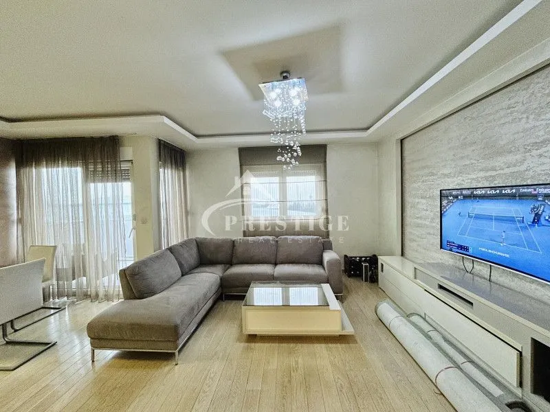 Izdavanje, trosoban stan, 107m², City Kvart, Podgorica