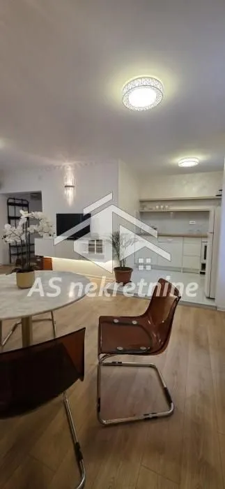 Izdavanje, stan, 55m², Savski Venac, Beograd
