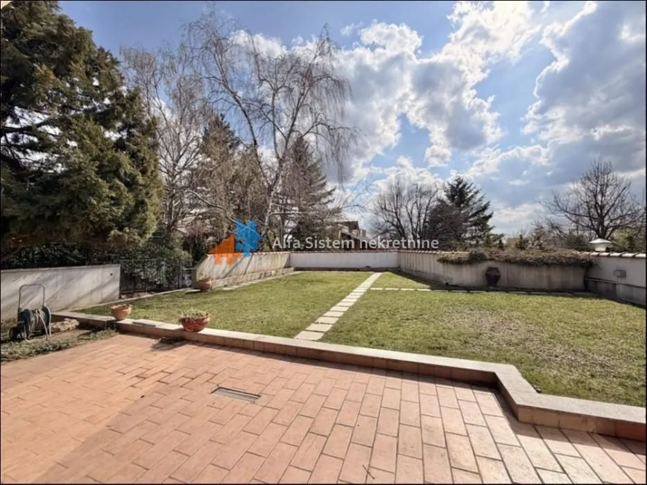 Rent, house, 300m², Čukarica, Beograd