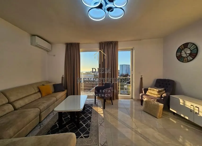 Izdavanje, trosoban stan, 120m², Ilino, Bar