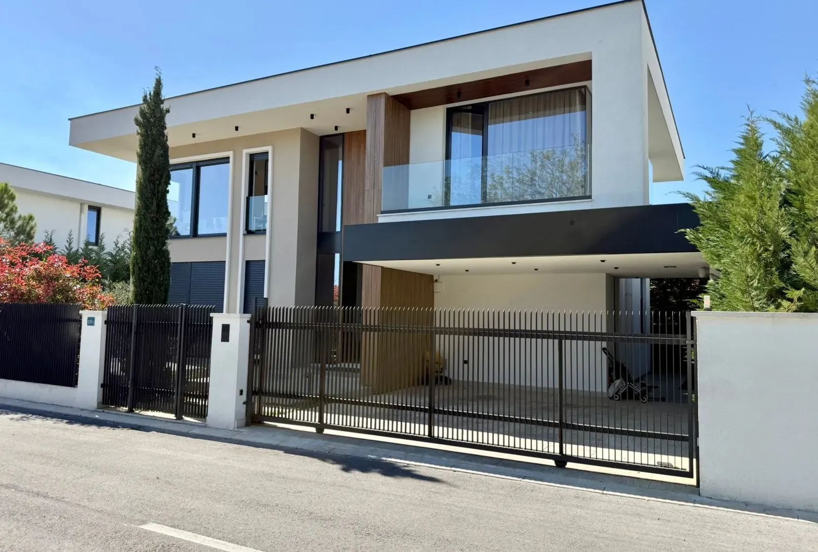 Prodaja, kuća, 250m², Gornja Gorica, Podgorica