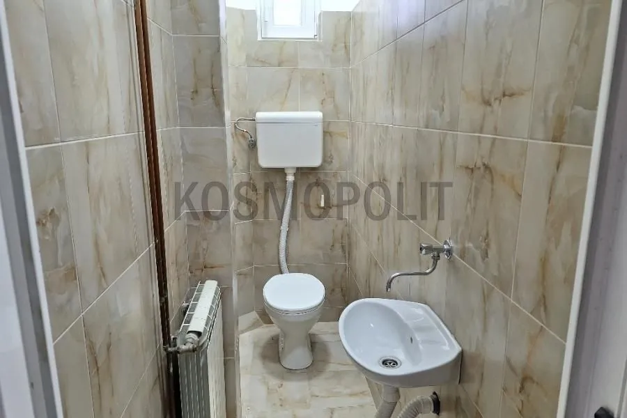 Rent, office space, 90m², Resnik, Beograd