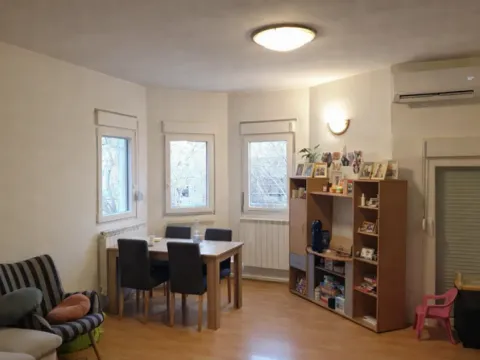 Sale, house, 205m², Altina, Beograd - image 2
