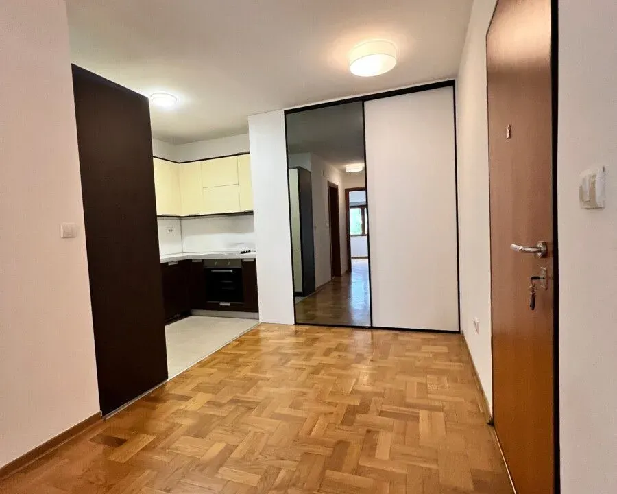 Prodaja, jednosoban stan, 49m², Blok 9, Podgorica