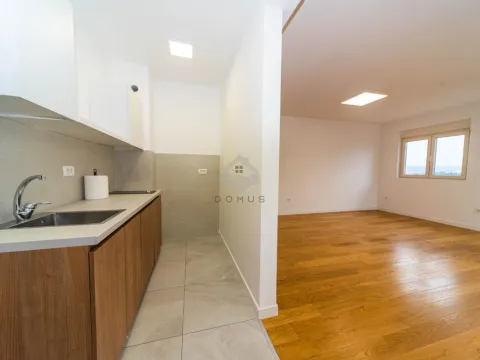 Sale, two bedroom apartment, 71m², Central Point, Podgorica - image 12